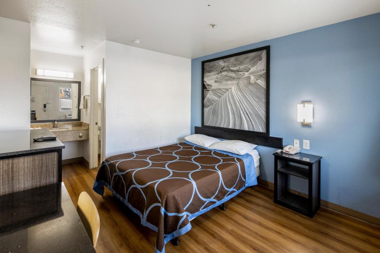 Super 8 By Wyndham Phoenix West Buitenkant foto