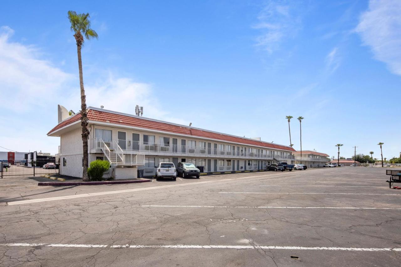 Super 8 By Wyndham Phoenix West Buitenkant foto